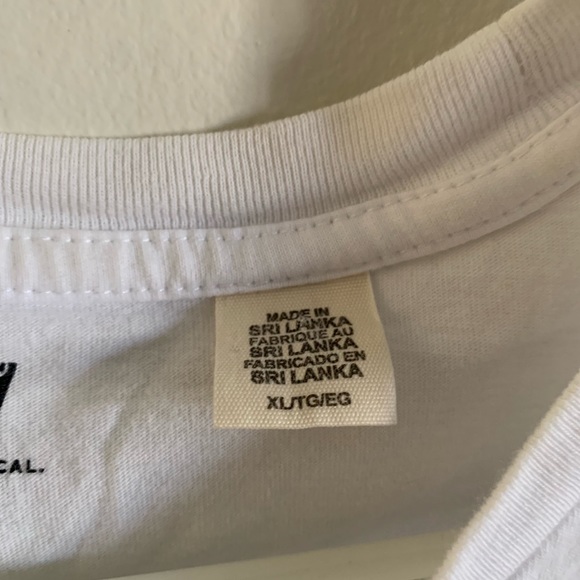 Men’s Levi T-Shirt - Picture 5 of 8